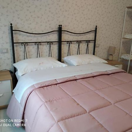 B&B Mariele Бароніссі Екстер'єр фото
